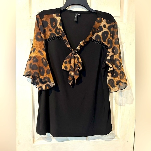 NWOT Zero 2 Eight Black Knit With Chiffon Leopard Print Sleeves, Shoulders &Tie - Picture 1 of 6